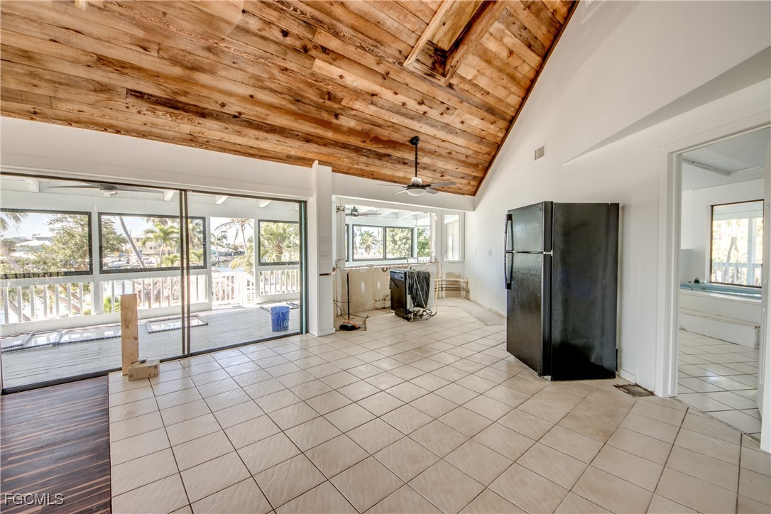 3544 Emerald AVE
