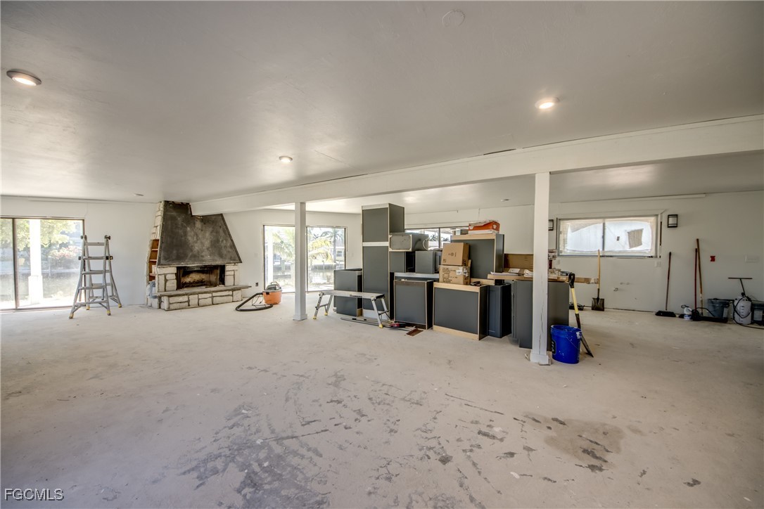 3544 Emerald AVE