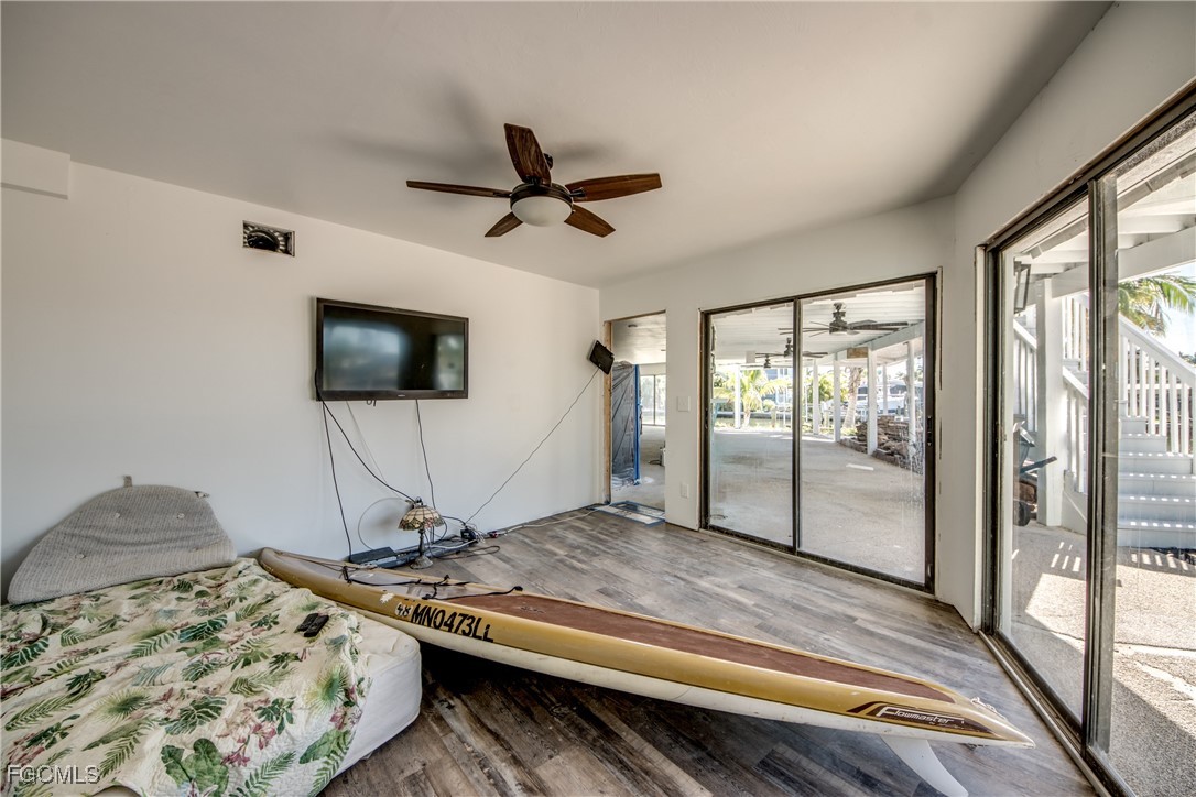 3544 Emerald AVE