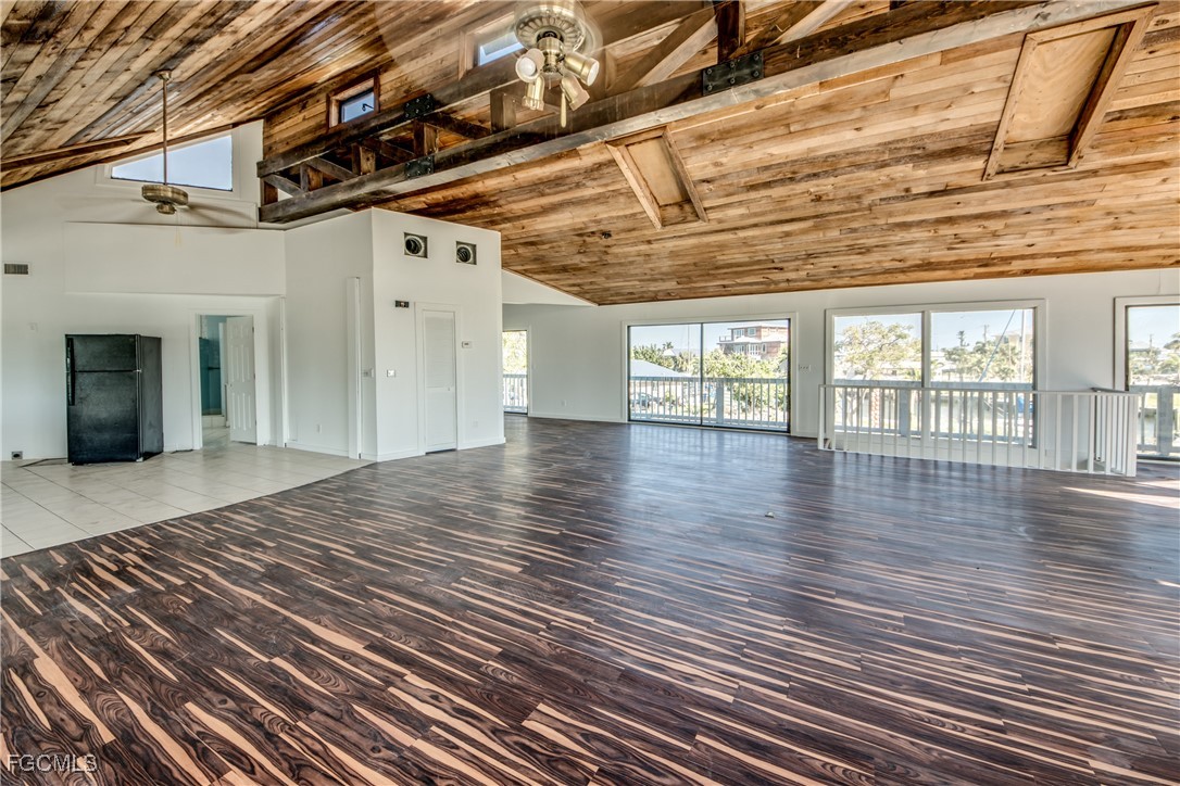 3544 Emerald AVE
