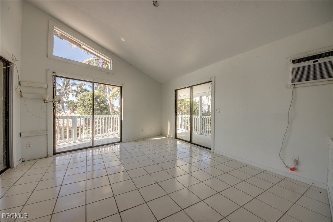 3544 Emerald AVE