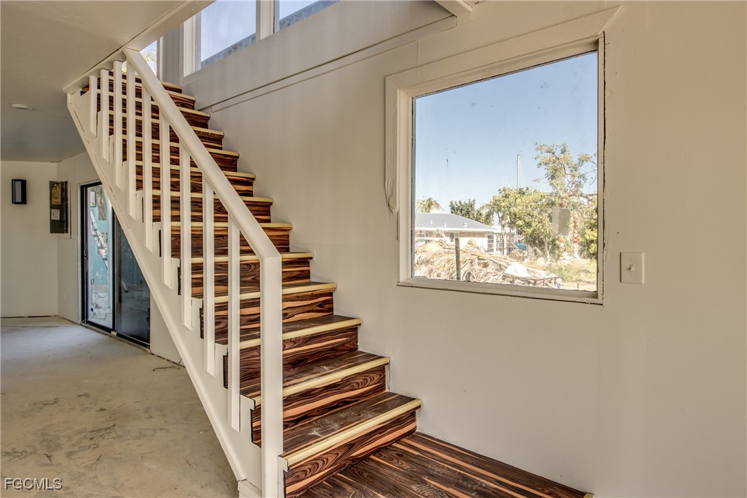 3544 Emerald AVE