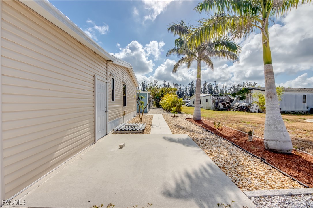 4939 Mullette LN