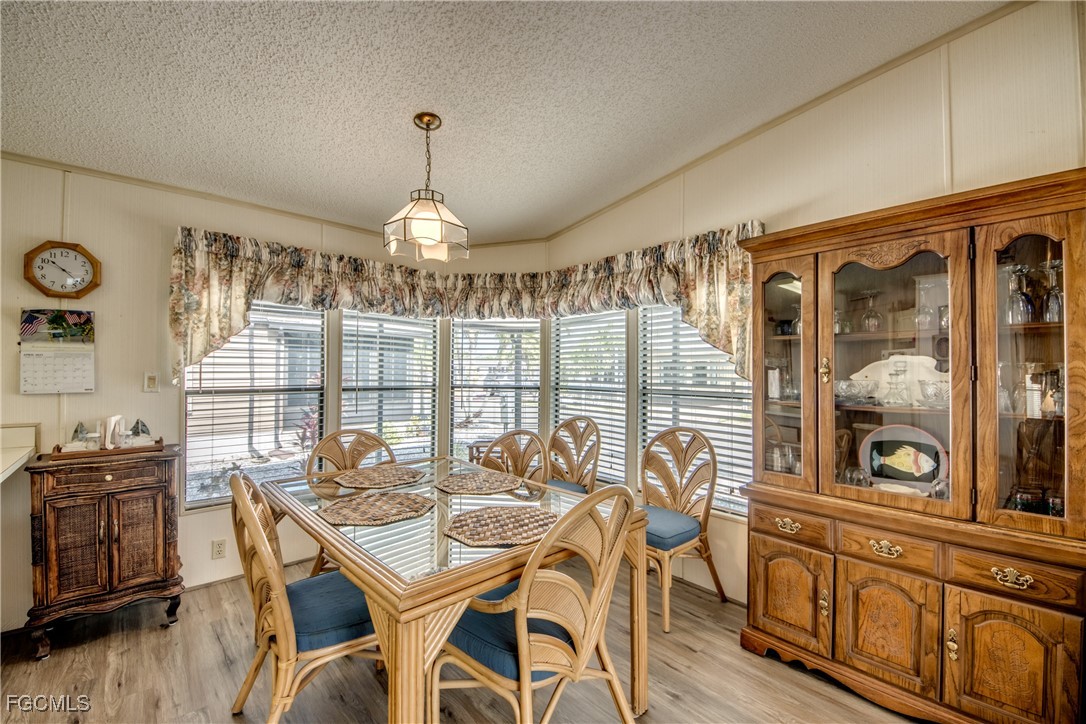 4939 Mullette LN