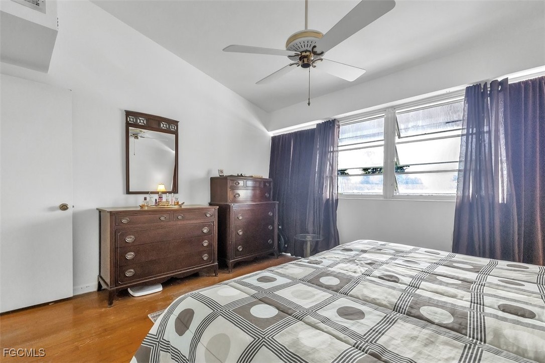 403 SE 43rd TER 11