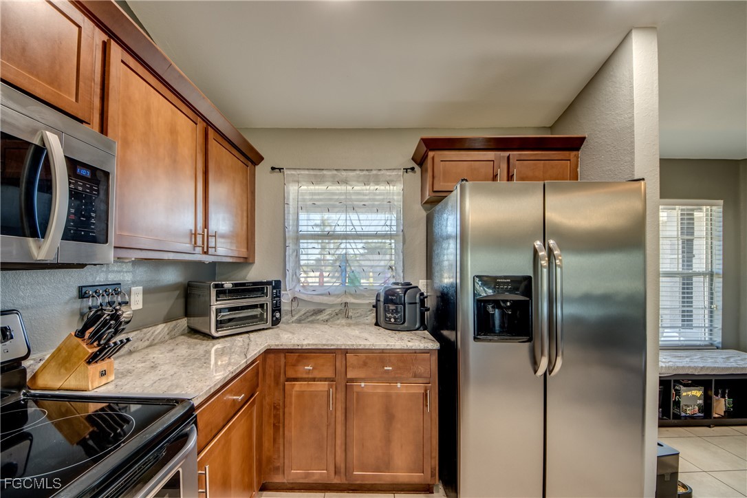 1906 NE 18th AVE