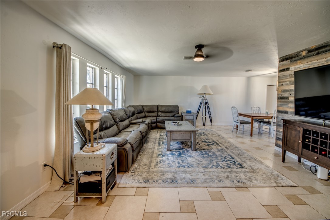 5344 SE Malibu CT