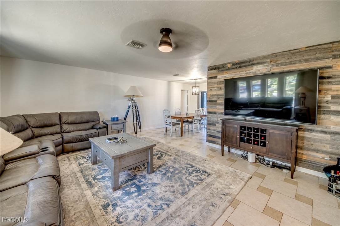 5344 SE Malibu CT