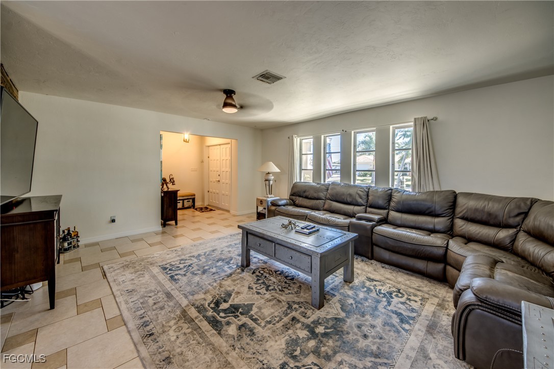 5344 SE Malibu CT