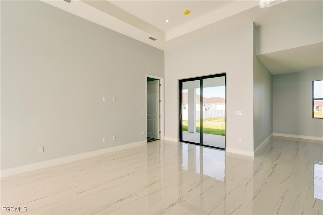 1032 NW 36th PL