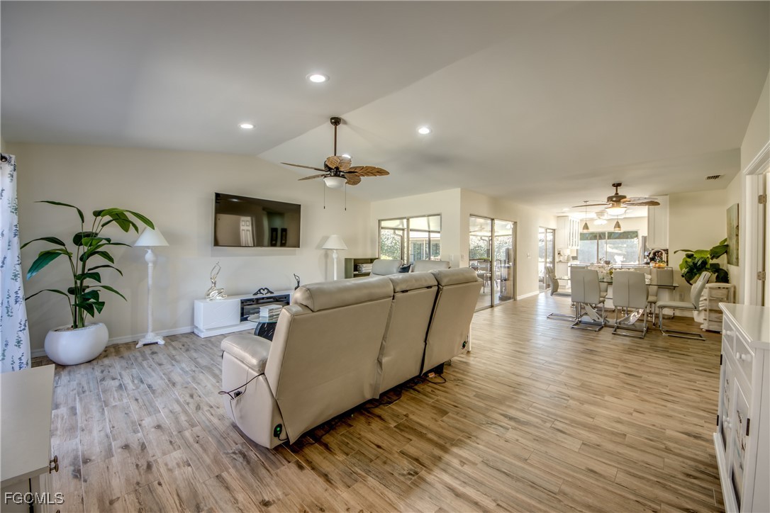 6425 Royal Woods DR