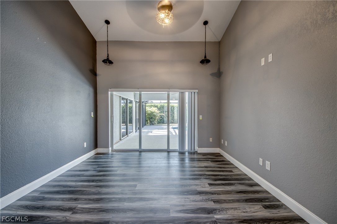 823 SW 10th ST
