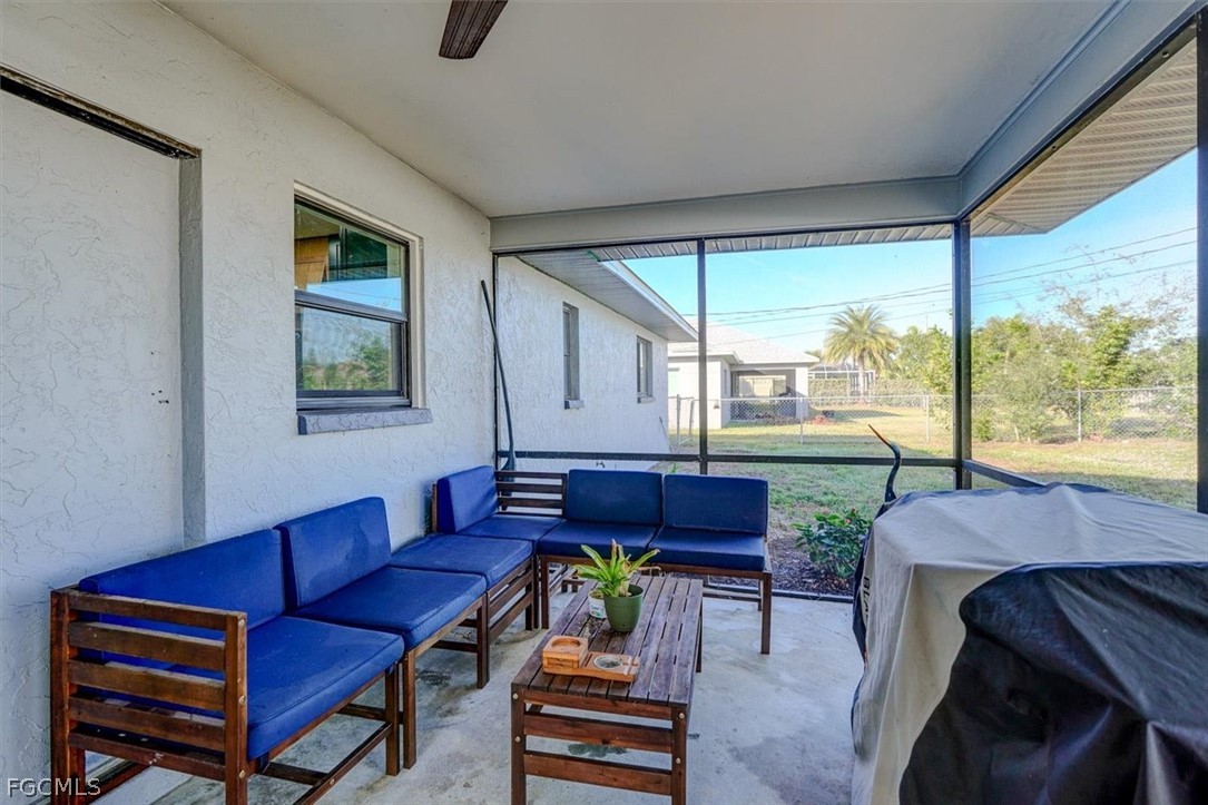 305 SE 14th TER