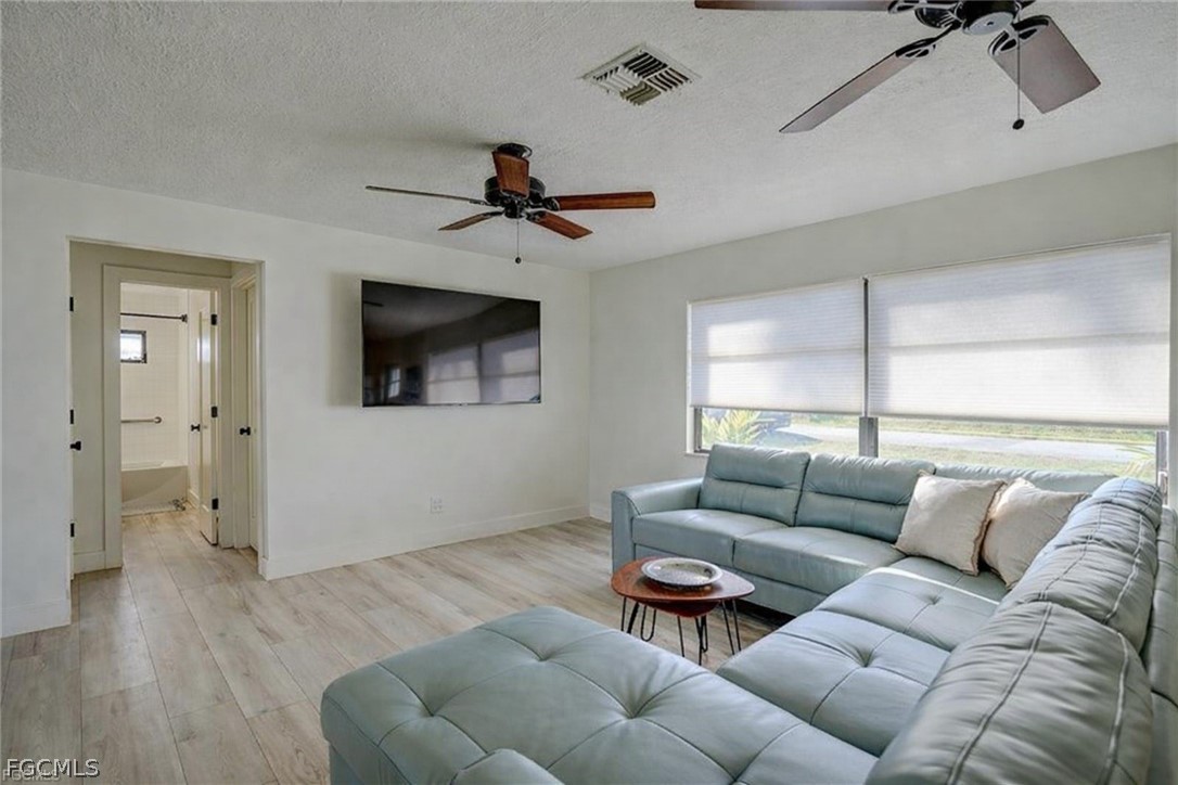 305 SE 14th TER