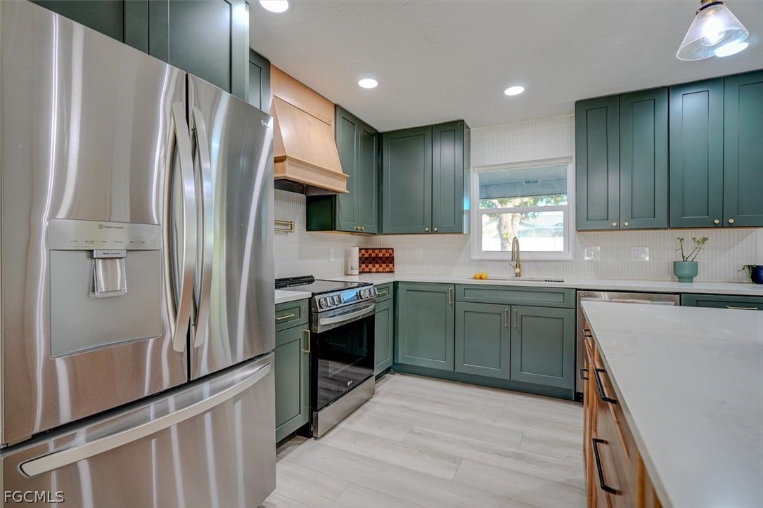 305 SE 14th TER