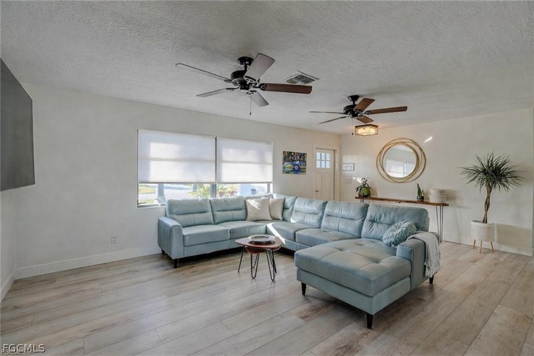305 SE 14th TER
