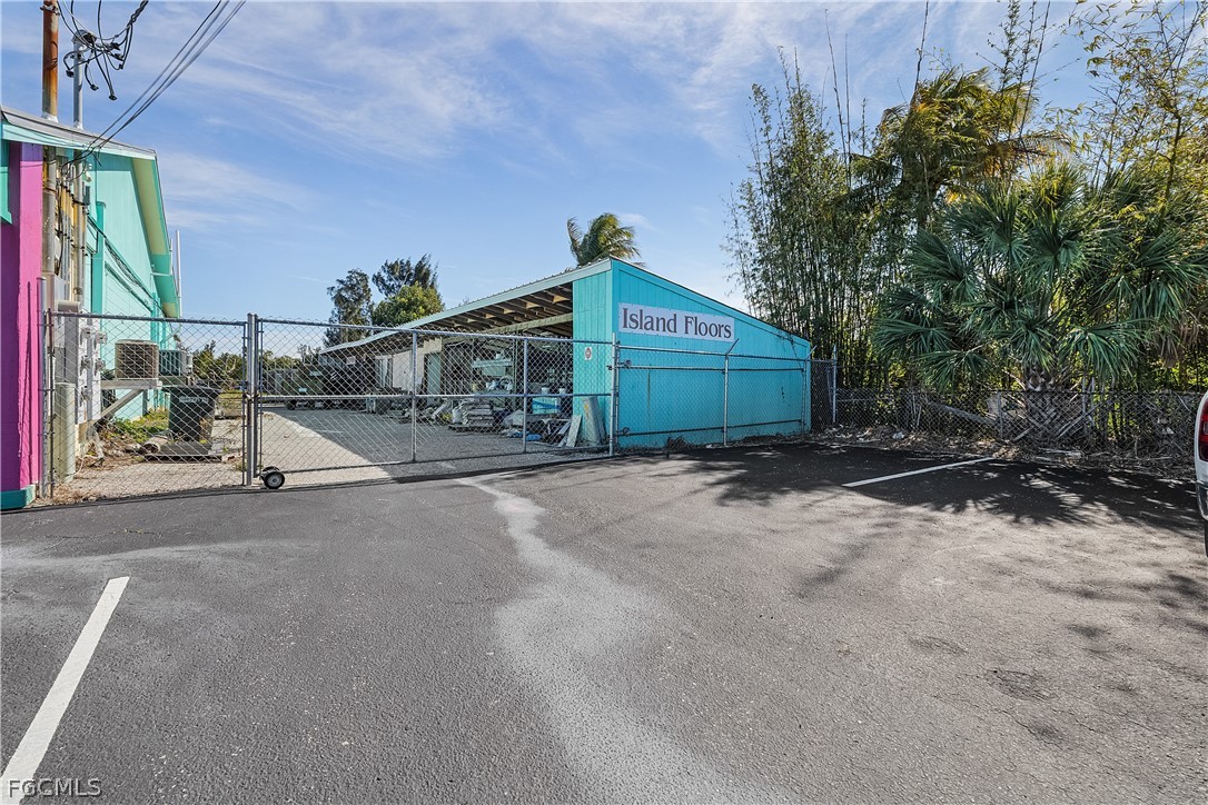 5261 Pine Island RD