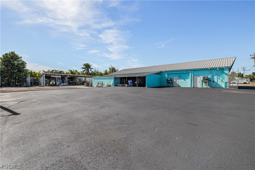 5261 Pine Island RD