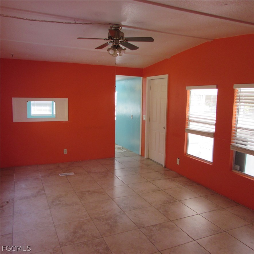 5923 Bomar LN