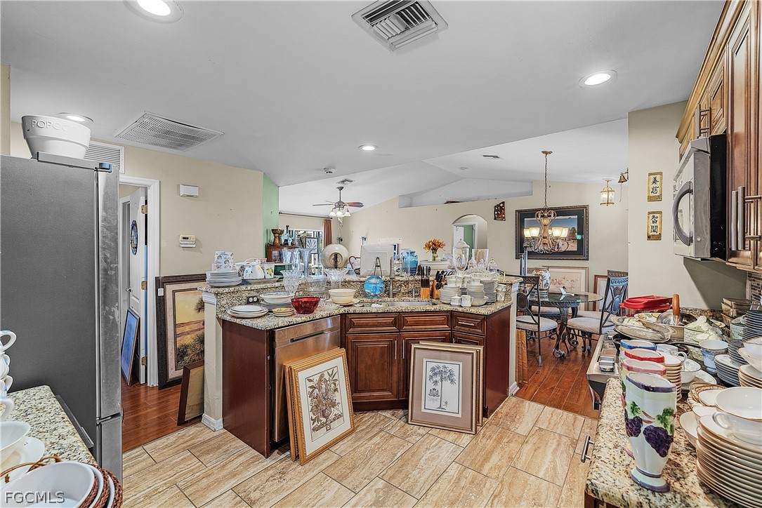 3928 NW 41st PL
