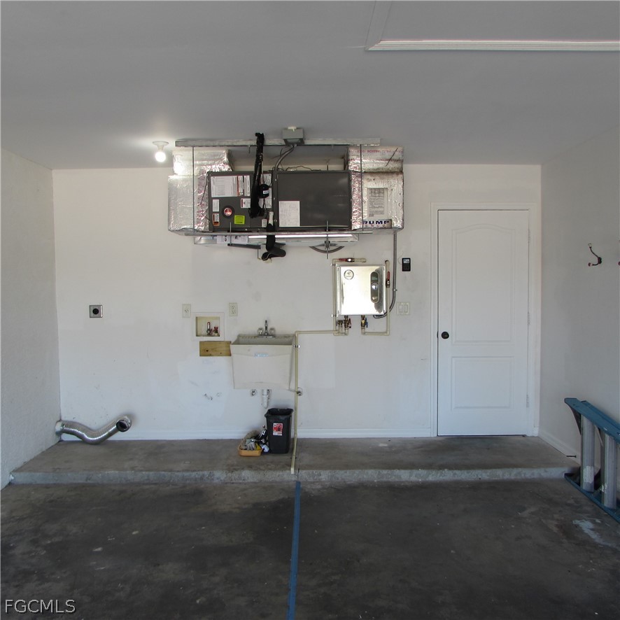 5773 Marina RD