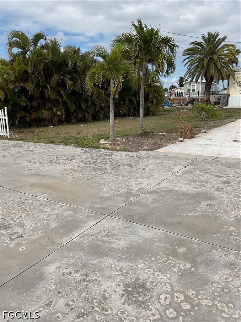 5012 Flamingo DR