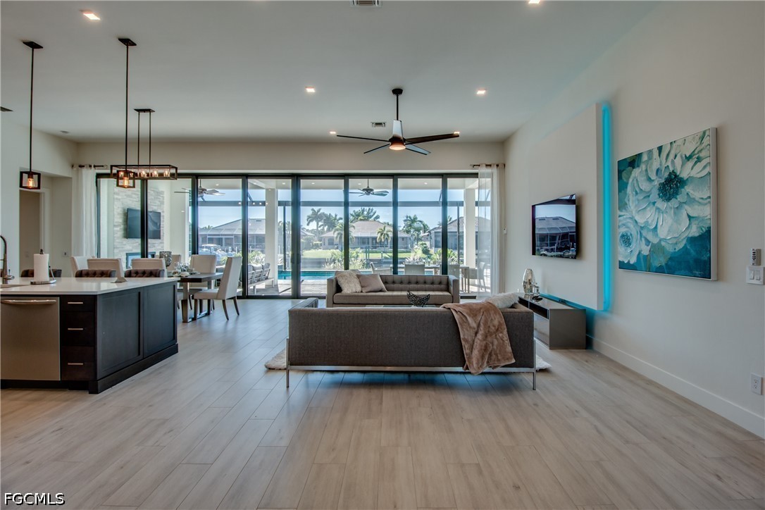1720 SW 50th TER
