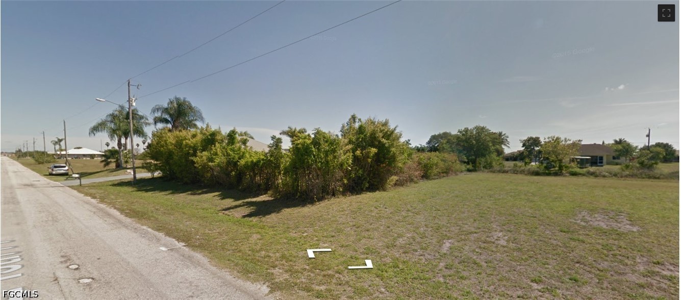 1217 NE 13th PL
