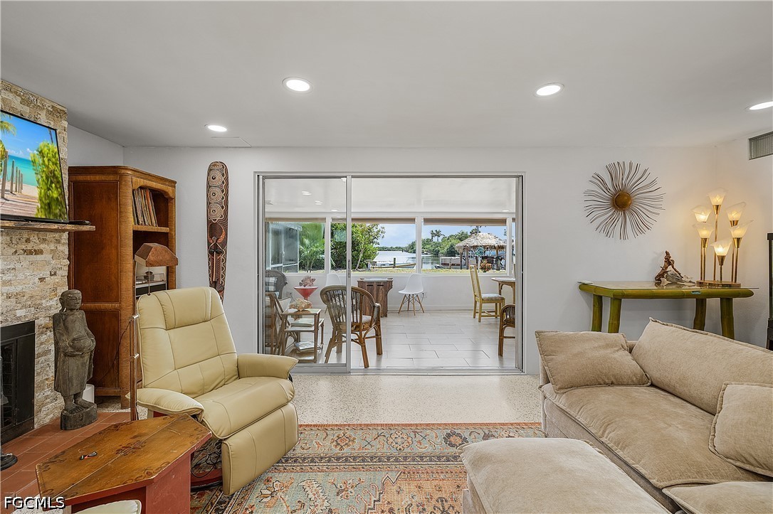 5387 Marina DR