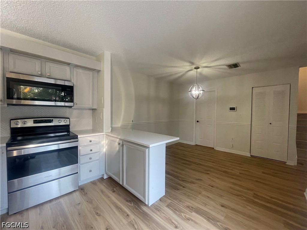 5218 Cedarbend DR 4