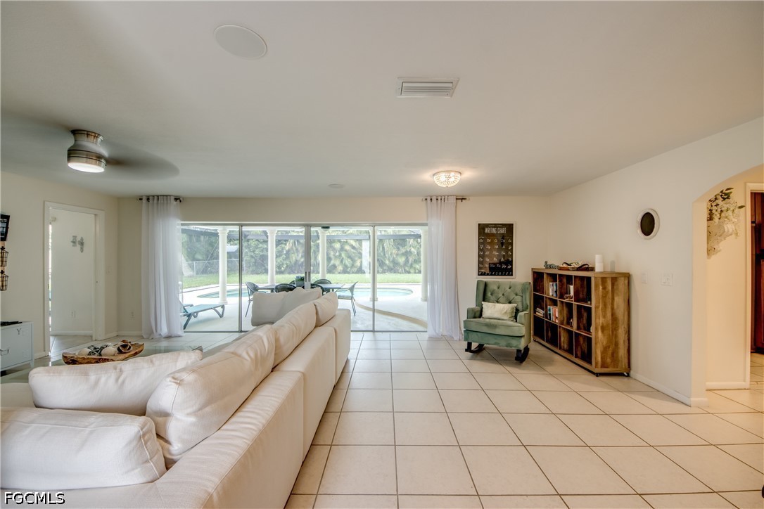 4424 SE 11th PL