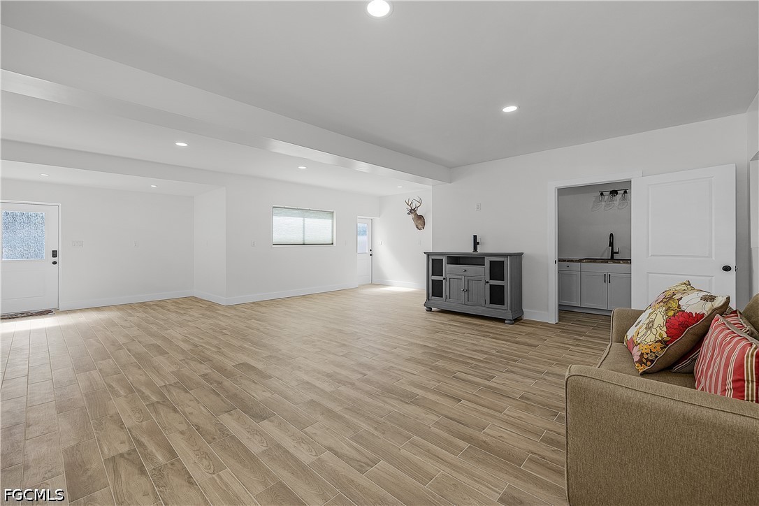 2551 Tamarind ST