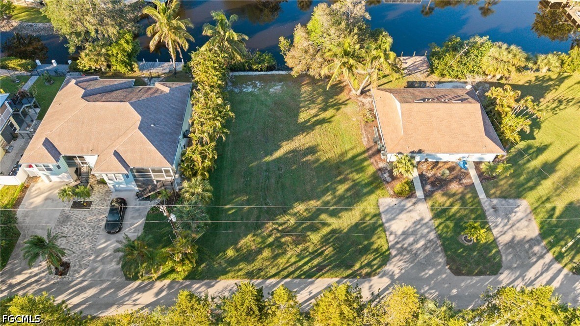 3665 RIVIERA CIR