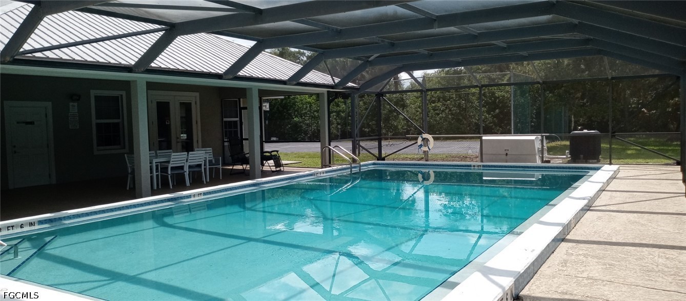 1250 Riverbend DR