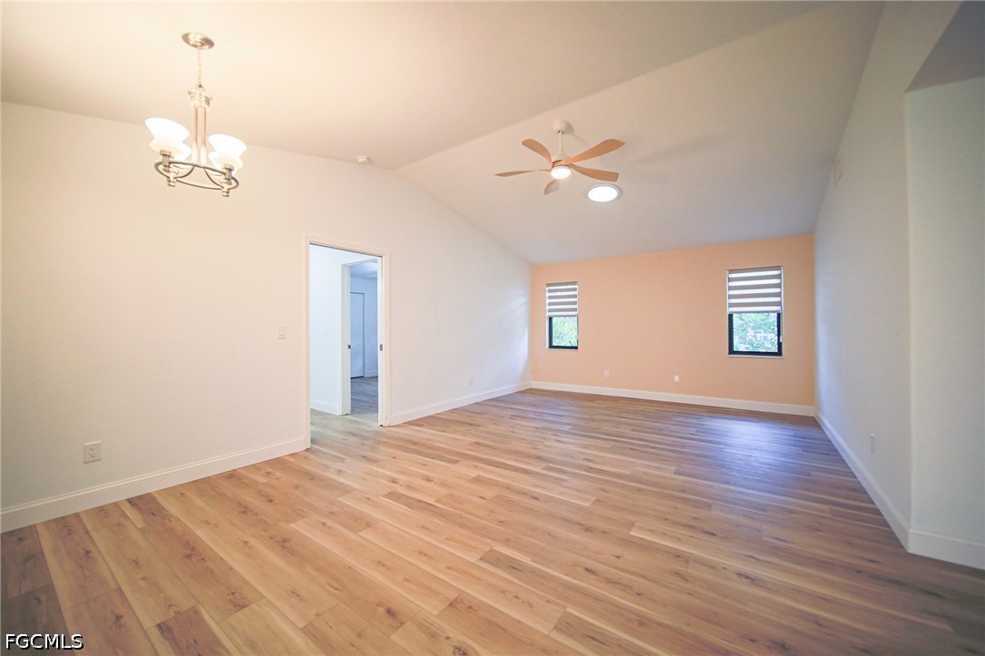 1250 Riverbend DR