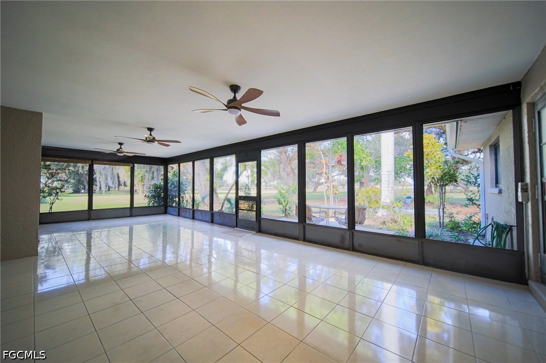 1250 Riverbend DR