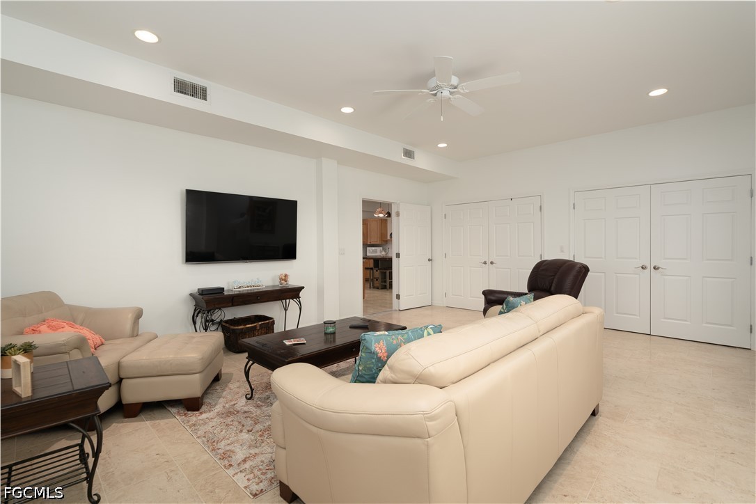 8550 Ebbtide WAY