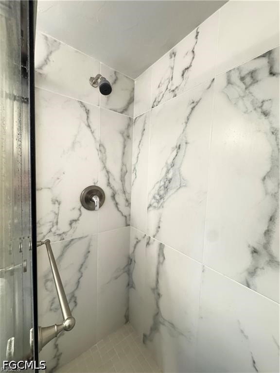 4906 Victoria DR 108