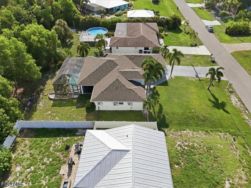 5748 Linden LN