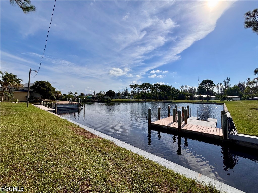 5748 Linden LN