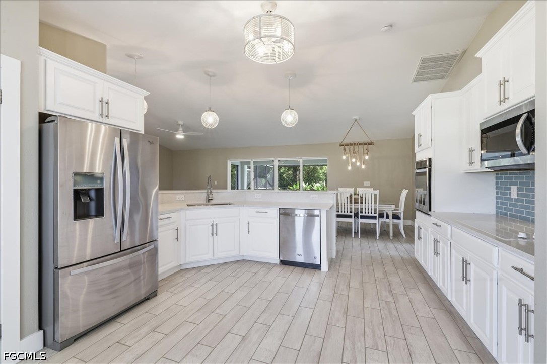 5748 Linden LN