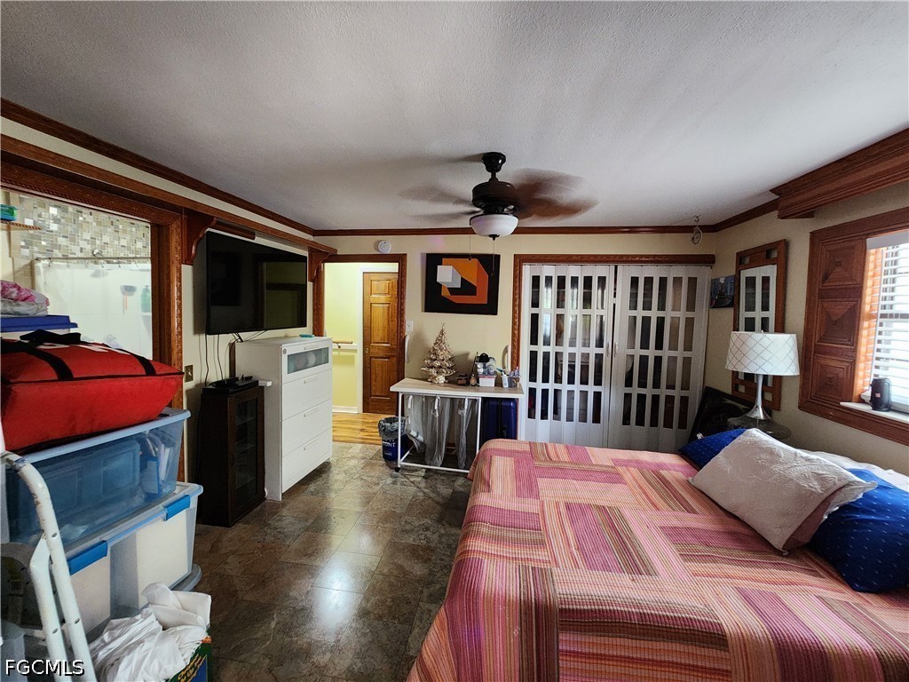 1370 Harbor View DR