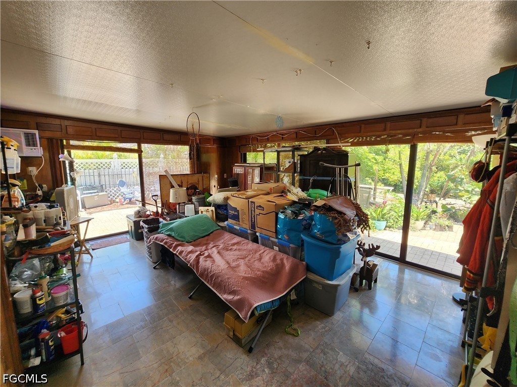 1370 Harbor View DR