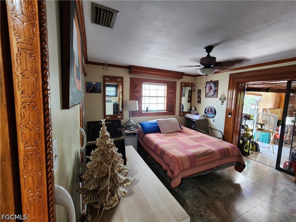 1370 Harbor View DR