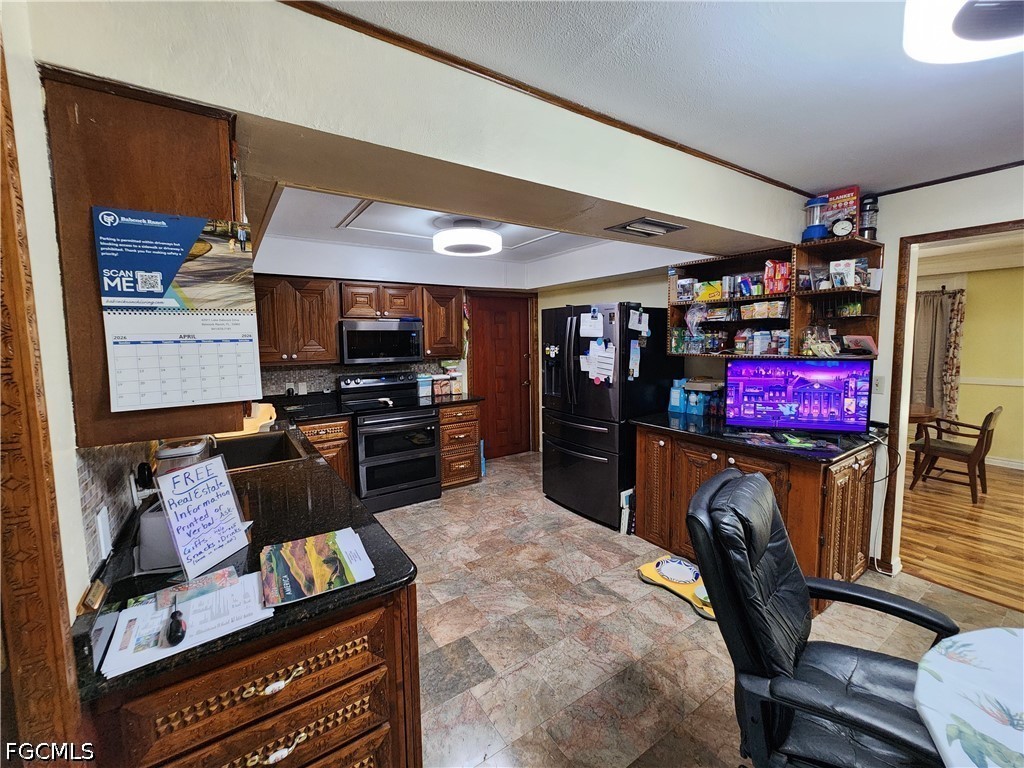 1370 Harbor View DR