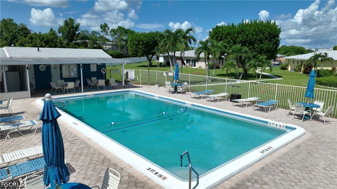 8524 Dominican CT