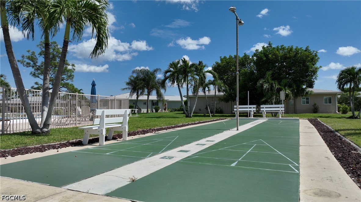 8524 Dominican CT