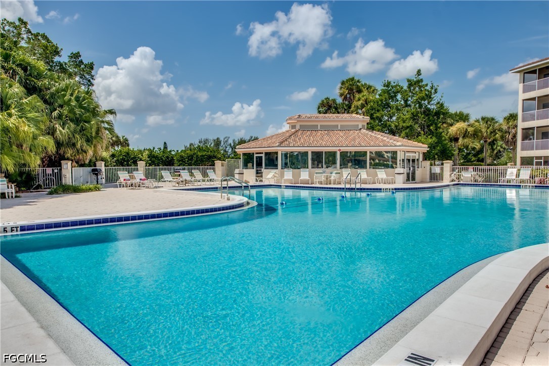 4015 Palm Tree BLVD 202