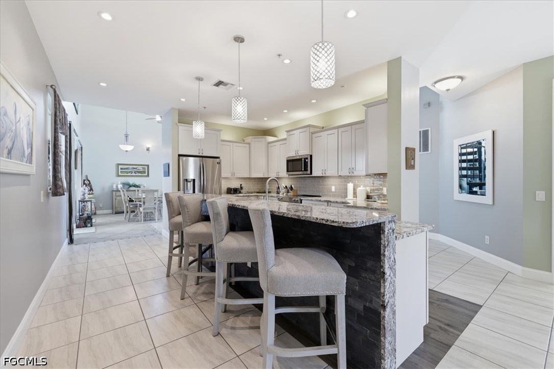 5711 Linden LN