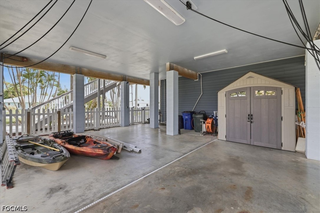 5711 Linden LN